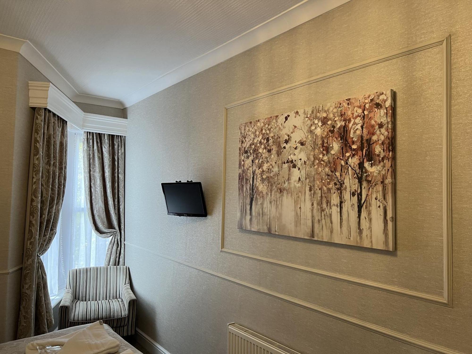 קארדיף Tanes Hotel חדר תמונה