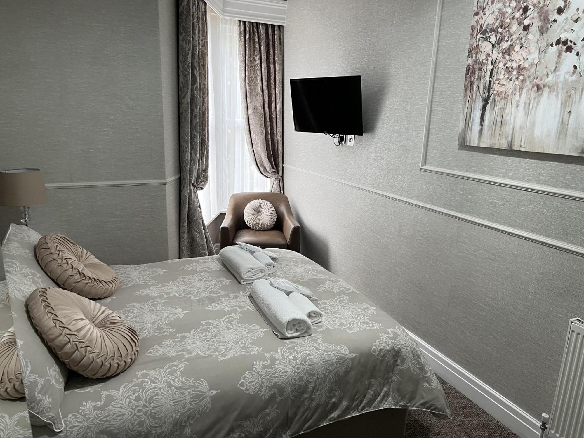 קארדיף Tanes Hotel חדר תמונה